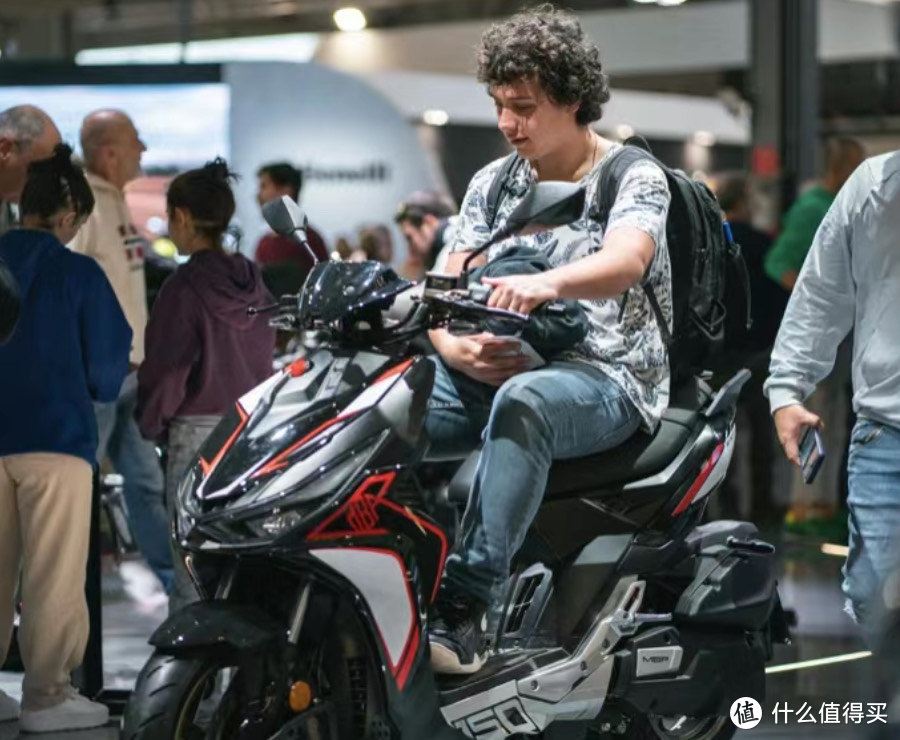 踏板还是平的香,带妹外卖两不误,推荐150CC平踏如何选?