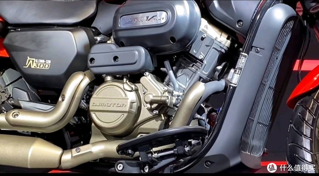 全球首款市售AMT自动挡摩托车QJMOTOR AMT闪300，售价23999元！